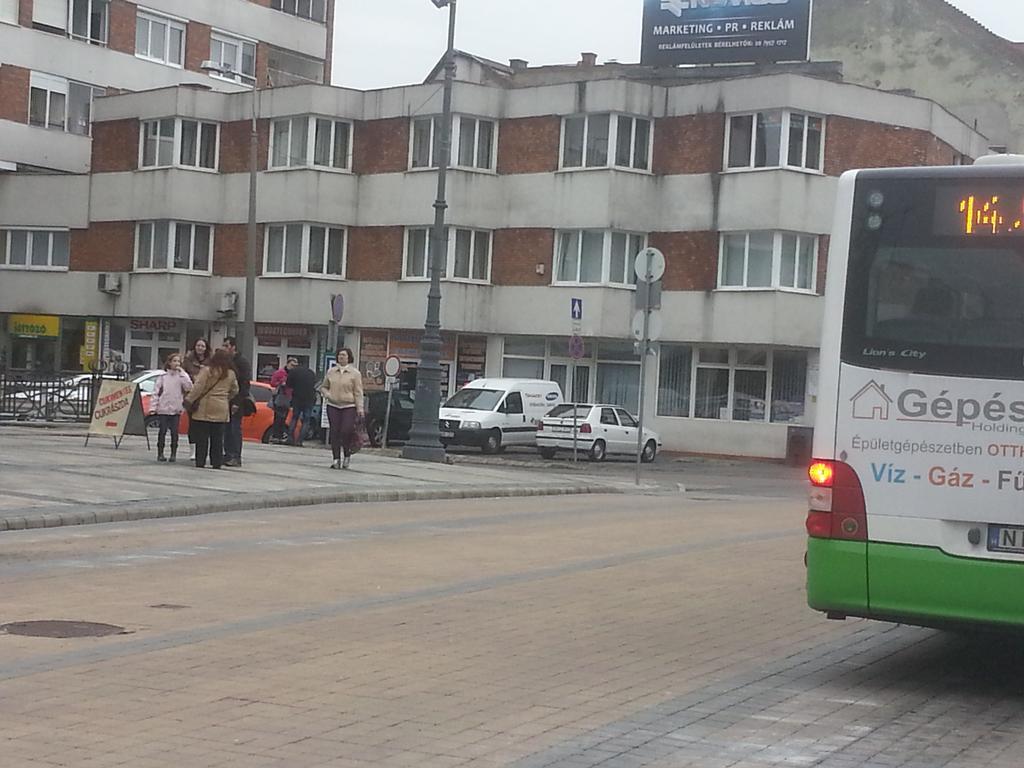 Szinva Apartman Miskolc Exteriör bild