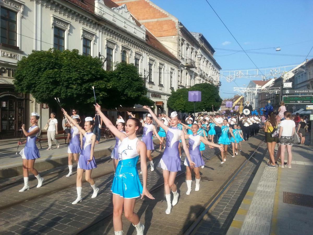 Szinva Apartman Miskolc Exteriör bild
